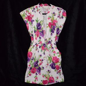 Vintage Floral Dress With Pockets! Size 8P
